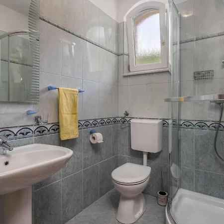 Holiday home In With Wifi Opric