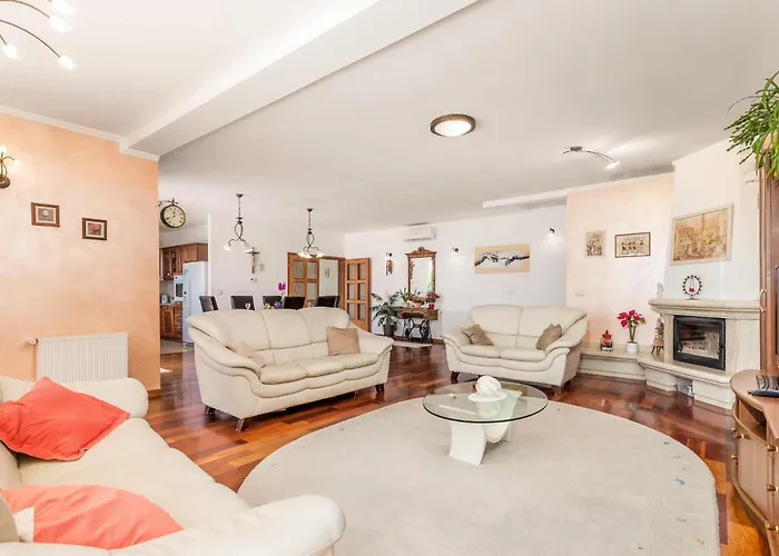 Hébergement de vacances In With Wifi Opric